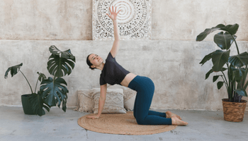 Jak zpomalit tělo i hlavu pomocí vědomého protahování